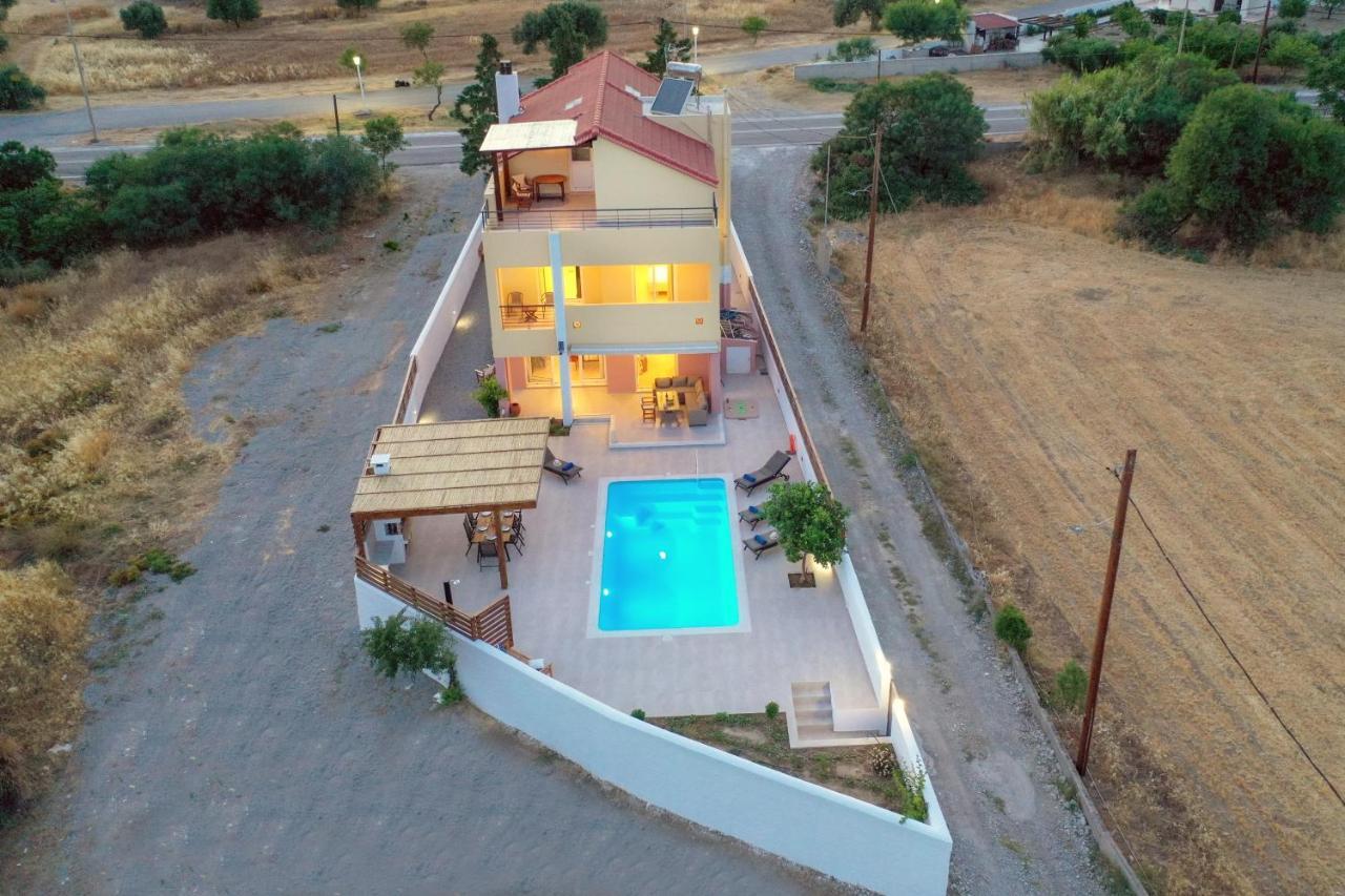 Ritas Gennadi Villa ภายนอก รูปภาพ