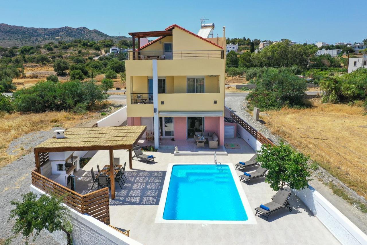 Ritas Gennadi Villa ภายนอก รูปภาพ