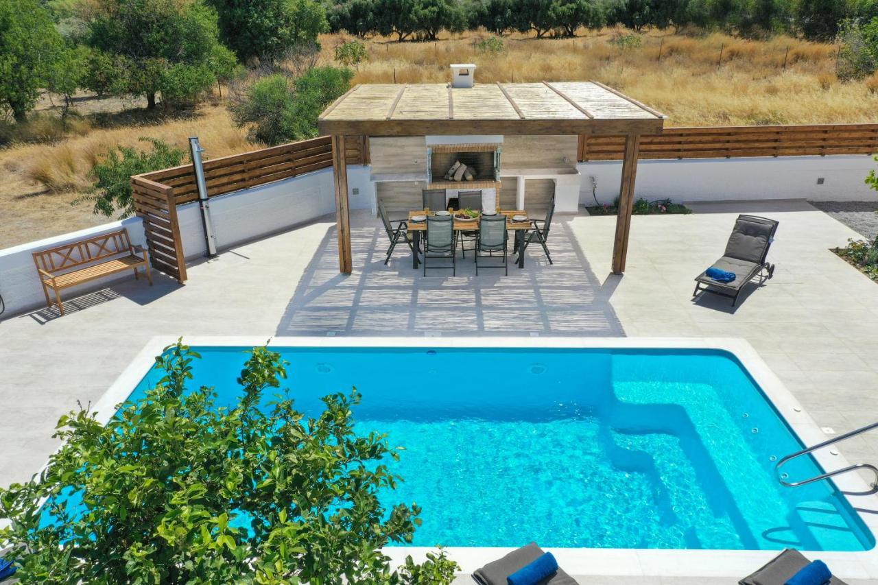 Ritas Gennadi Villa ภายนอก รูปภาพ